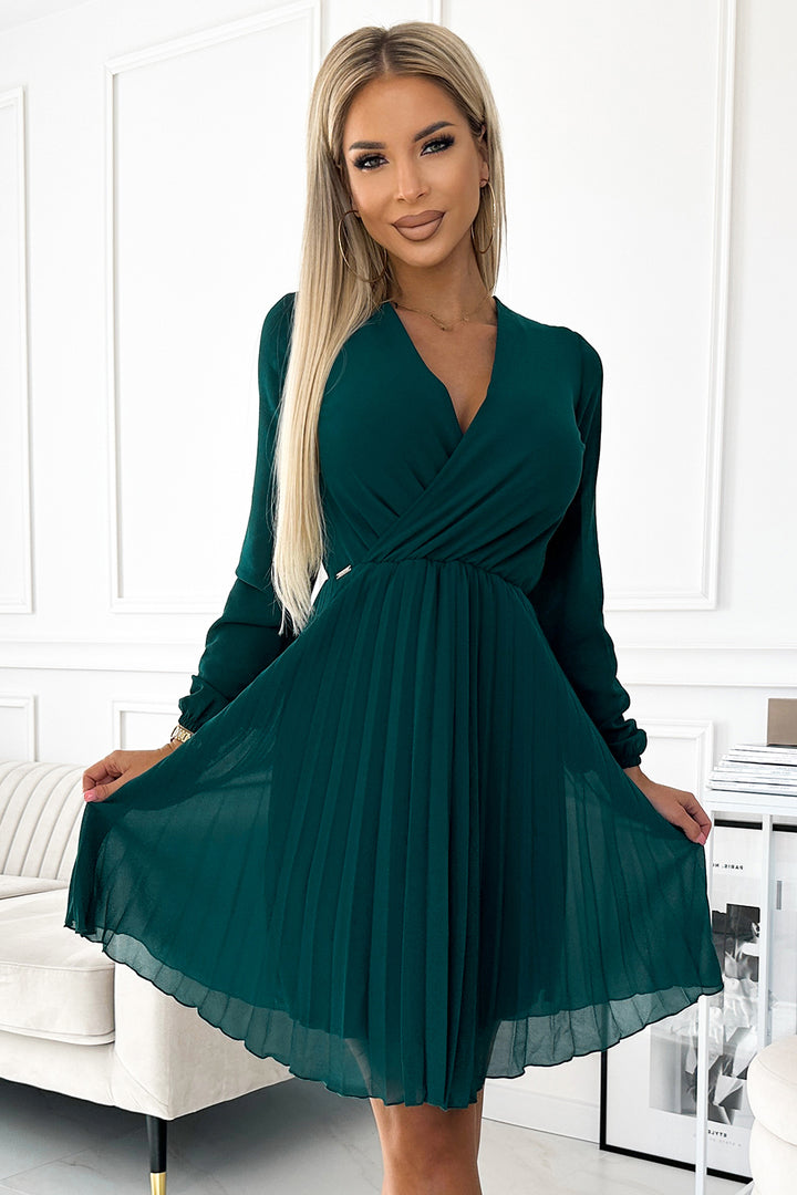 ISABELLE Pleated chiffon dress with a neckline - green