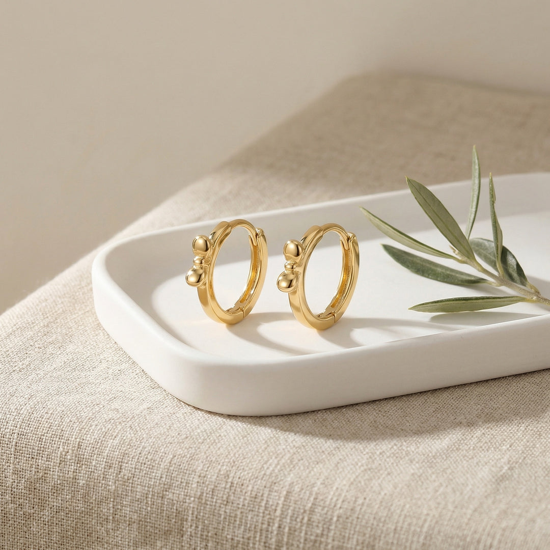 ✨ 925 Sterling Silver Bowknot Huggie Hoop Earrings – Dainty Everyday Loops ✨