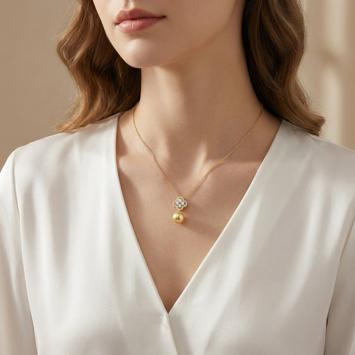 ✨ 925 Sterling Silver Diamond Quatrefoil Necklace with South Sea Pearl ✨