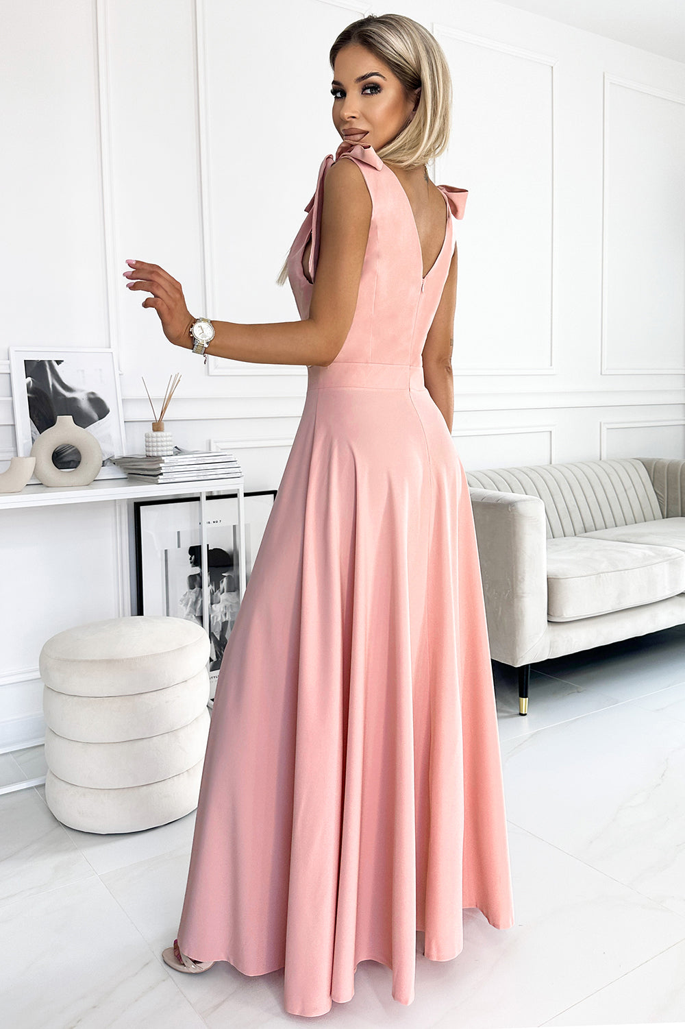 ELENA Long dress with a neckline and ties on the shoulders - dirty pink