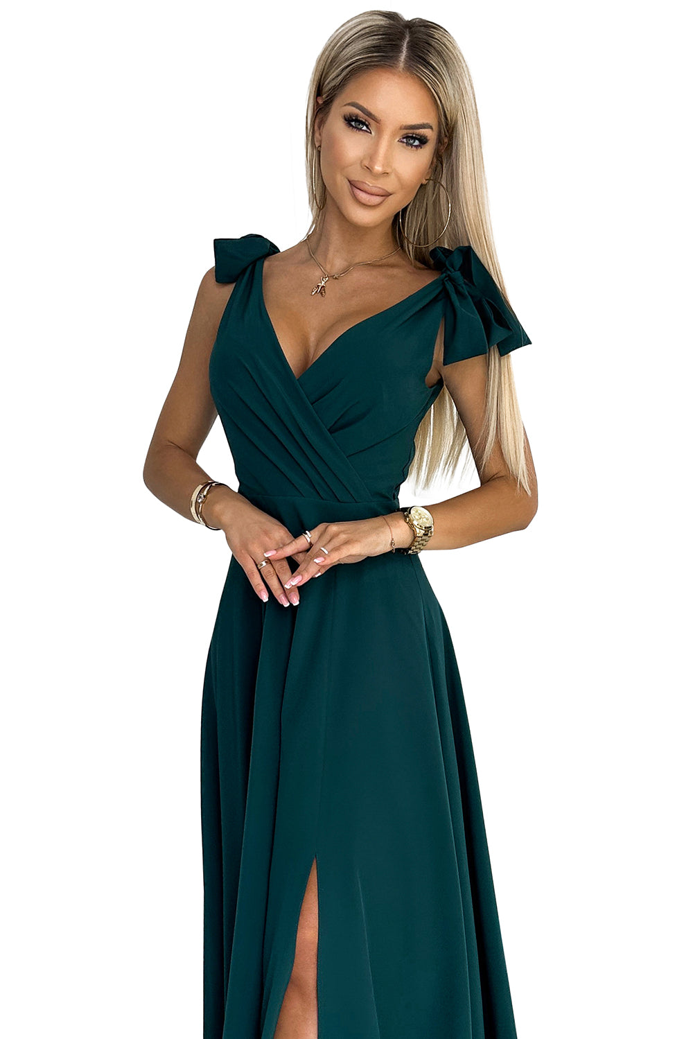 ELENA Long dress with a neckline and ties on the shoulders - GREEN