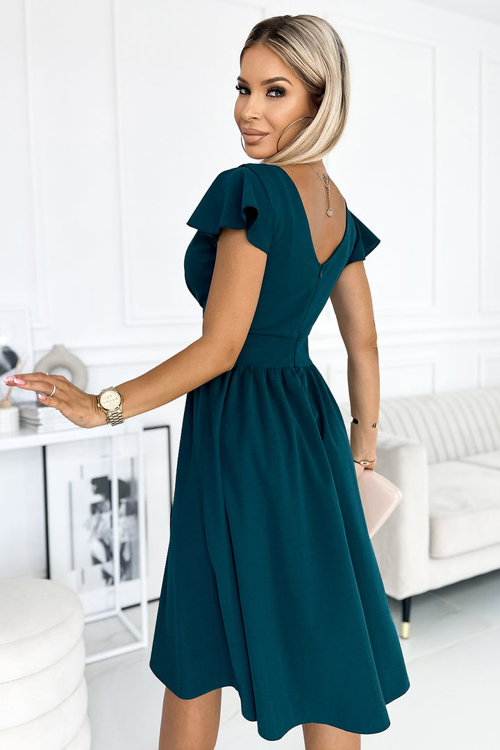 MATILDE Dress with a neckline and short sleeves - green