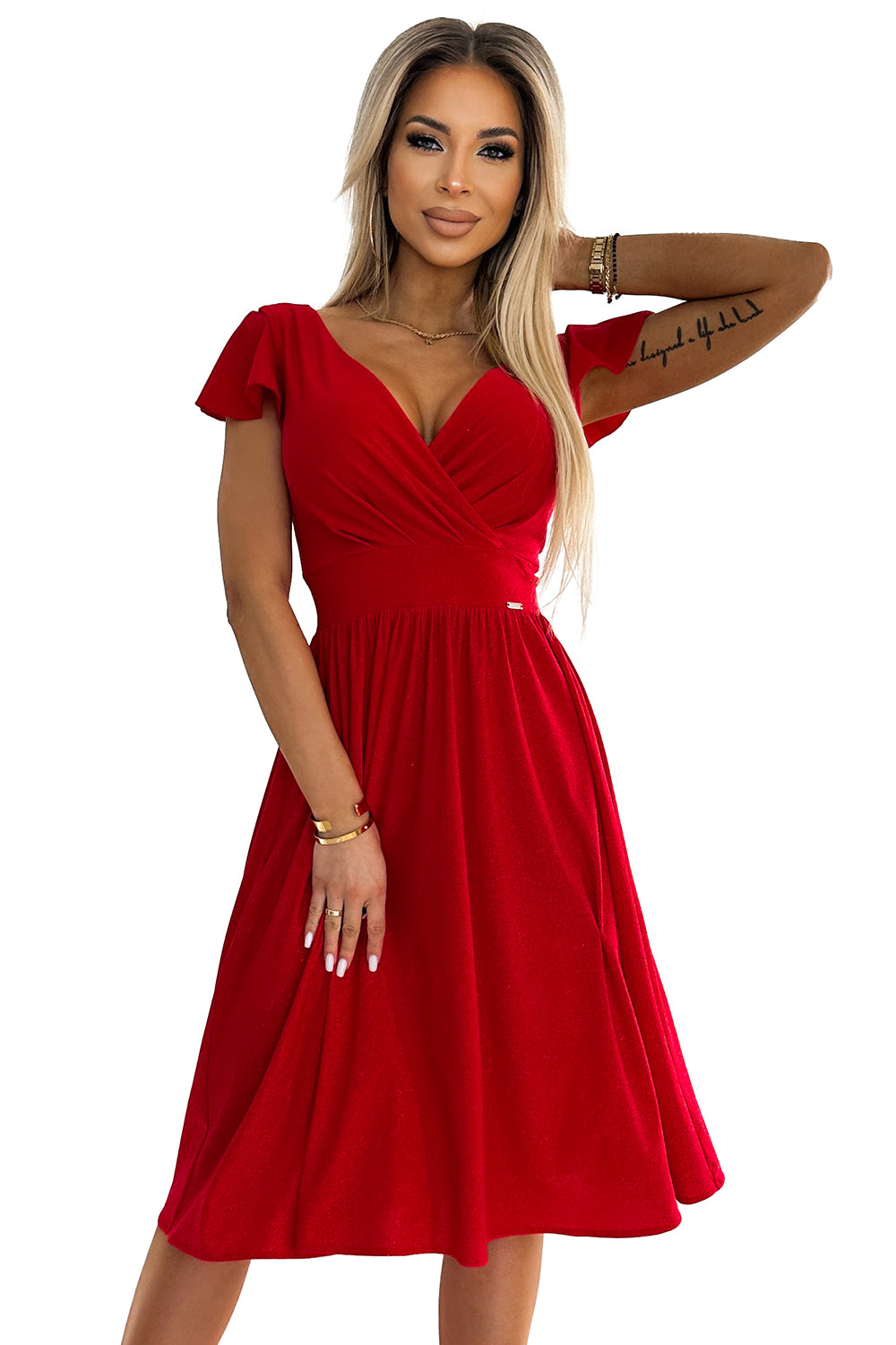 MATILDE Dress with a neckline and short sleeves - red with glitter