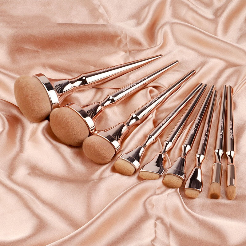 ✨ 9-Piece Professional Makeup Artist Brush Set — Gold Edition 💄✨