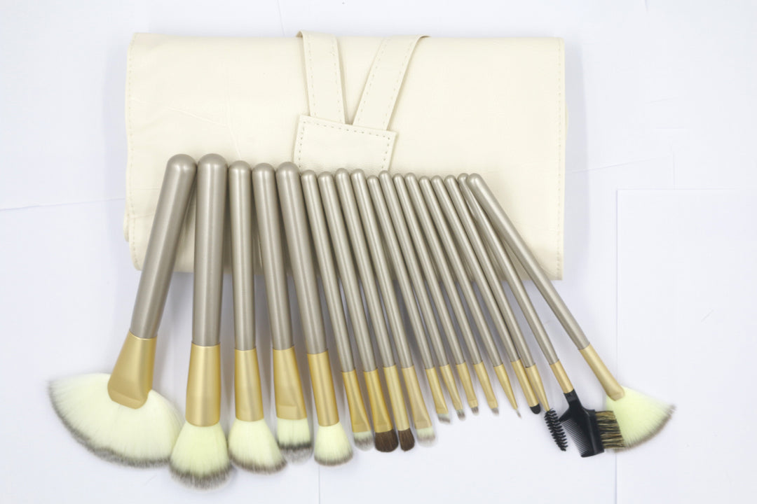 ✨ White Pearl Makeup Brush Set (12 / 18 / 24 PCS) 💄