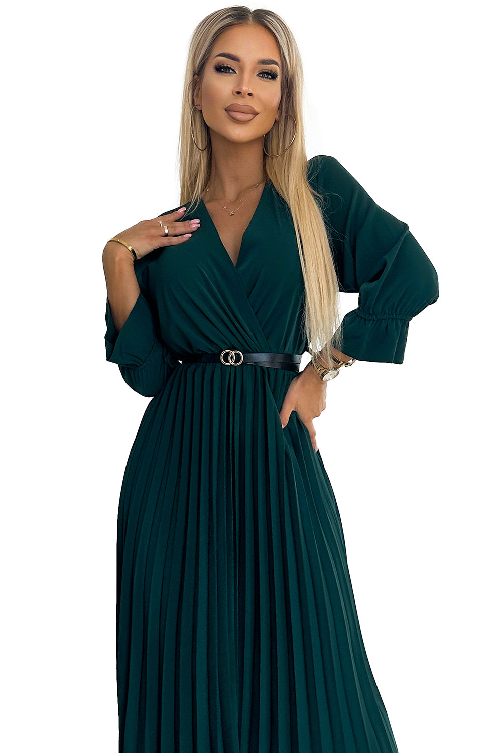 Pleated maxi dress with a neckline; belt and 3/4 sleeves - green