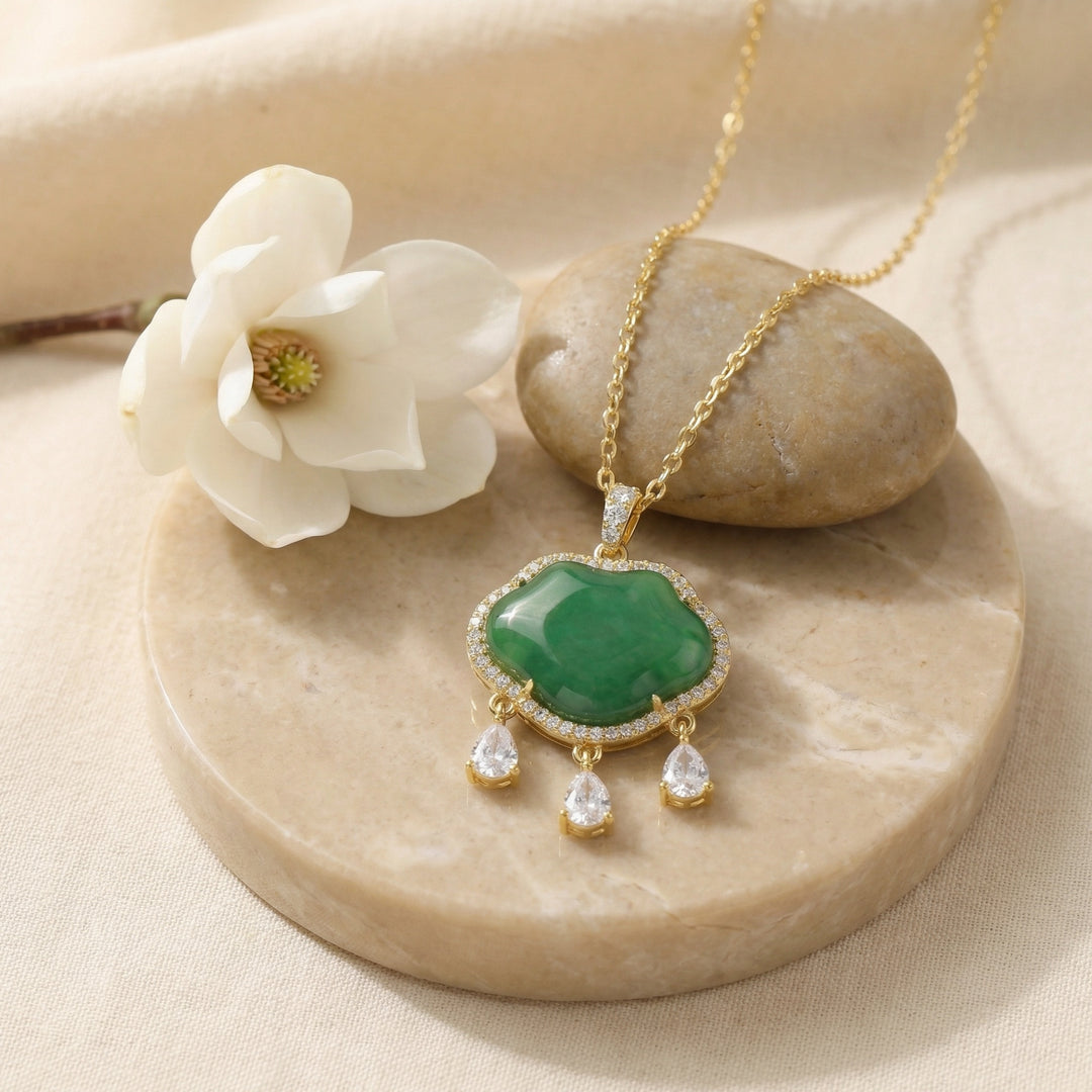 🍃 Green Jade Cloud Necklace