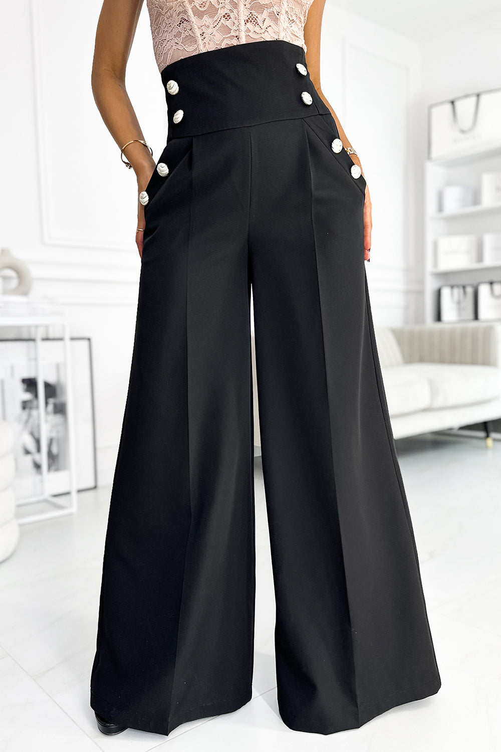 Elegant wide pants with high waist and golden buttons - black