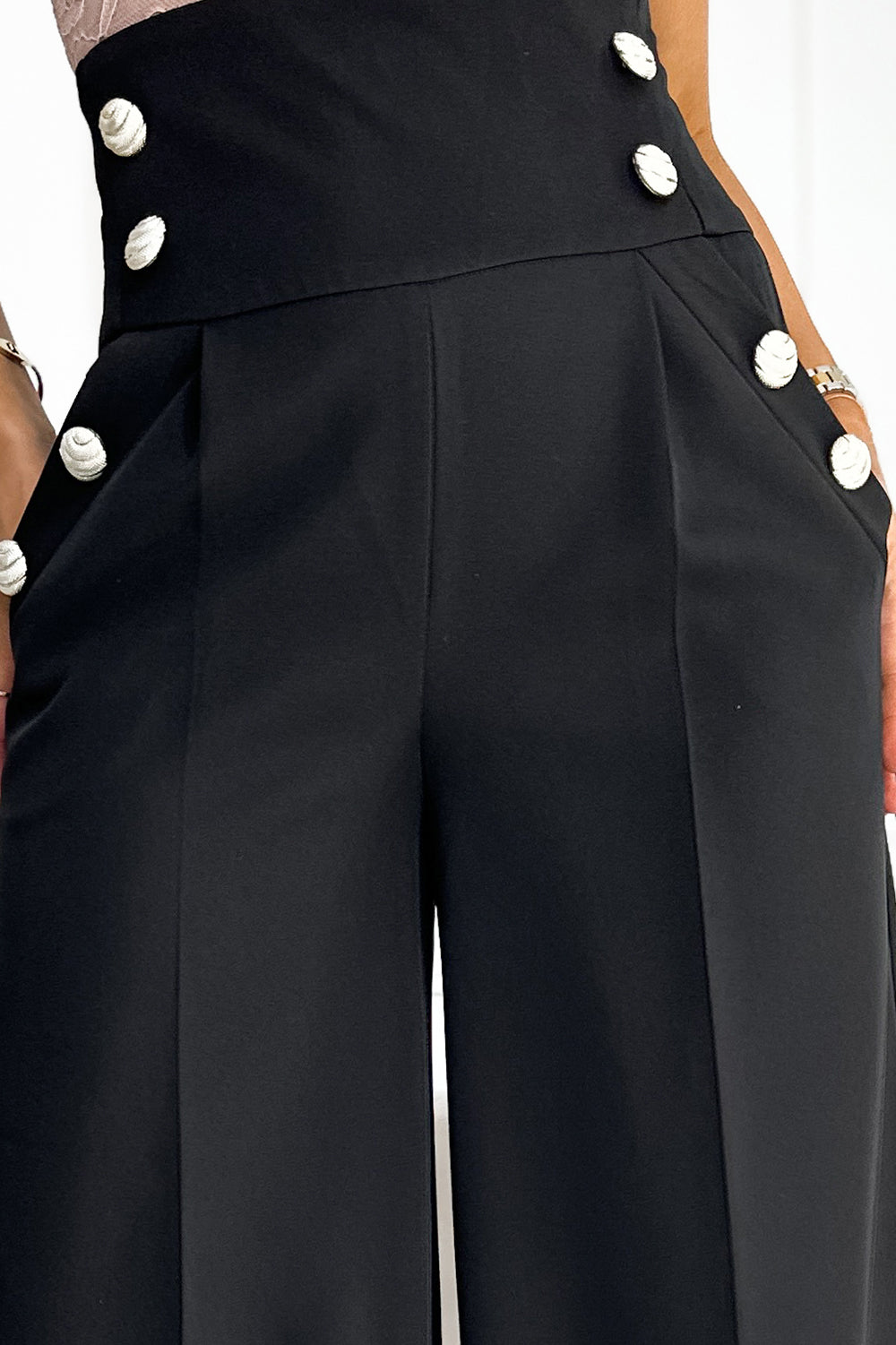 Elegant wide pants with high waist and golden buttons - black