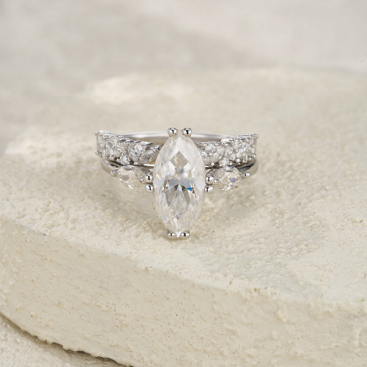 💍 Ladies’ Oval-Shaped Moissanite Ring – Platinum-Plated S925 Silver (6.4g, Sizes 5–9) 💍