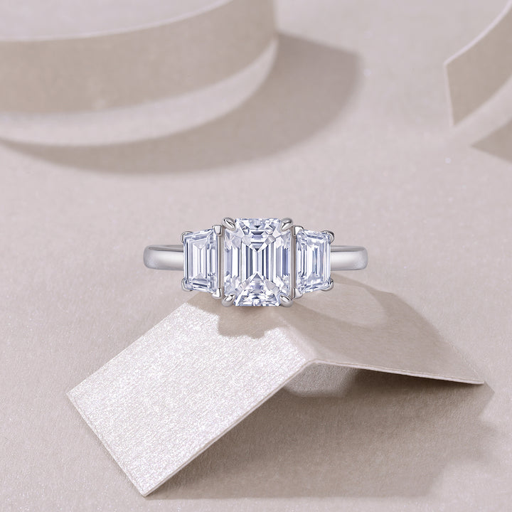 Octagonal Moissanite Ring – Platinum-Plated S925 Silver (6×8 mm, 3g, Sizes 5–9) 💍