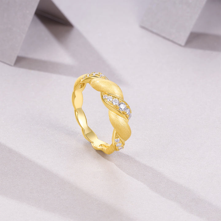 💍 Engraved Minimalist Moissanite Ring – Gold-Plated S925 Silver (3.5g, Sizes 5–9) 💍