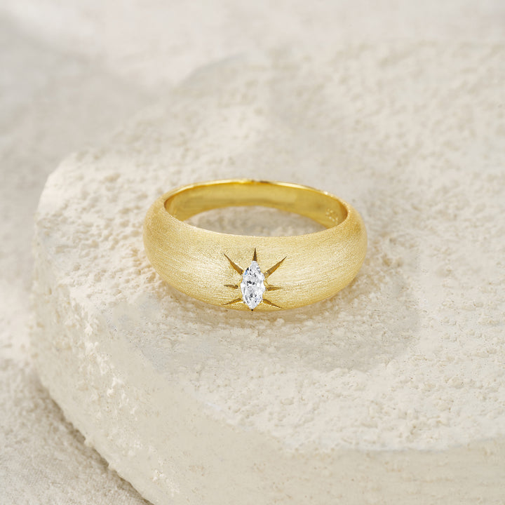 💍 Eight-Finger Radiance Ring – Gold-Plated S925 Silver (3.8g, Sizes 5–9) 💍