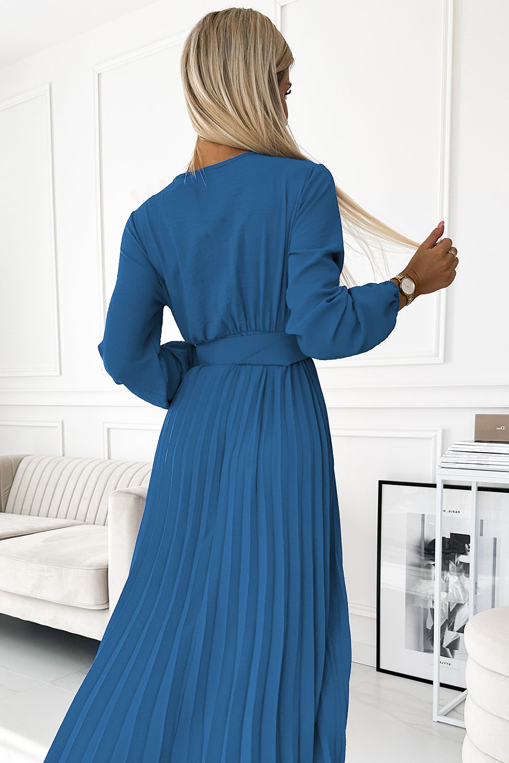 Pleated midi dress with a neckline; long sleeves and a wide belt - JEANS