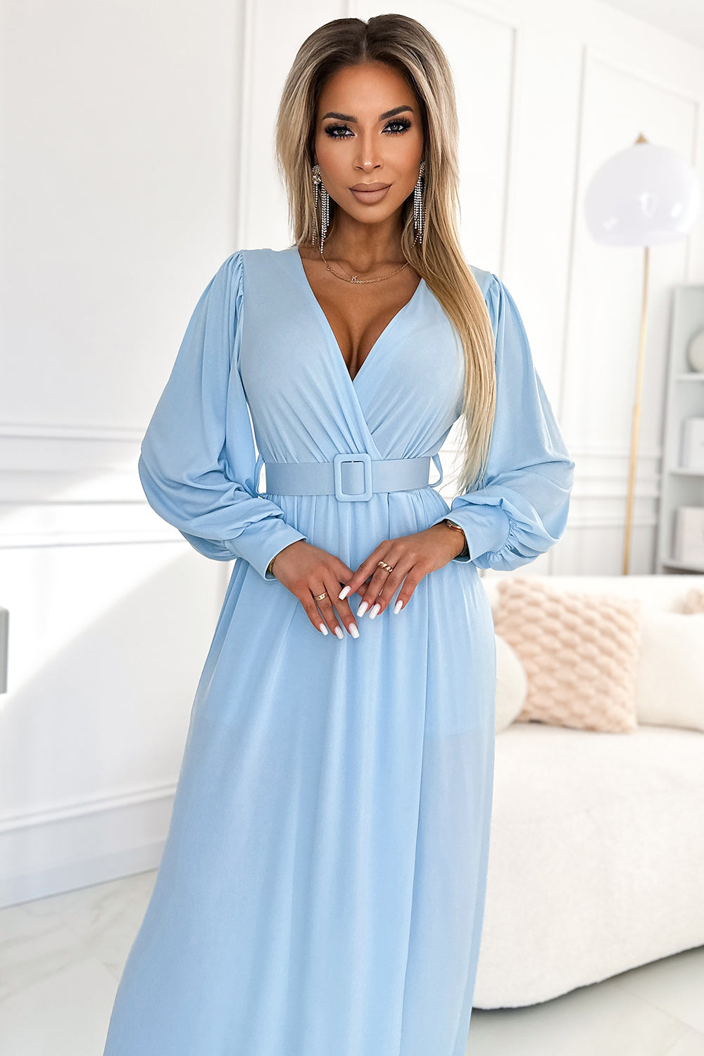 Long dress with a wide belt and neckline - light blue