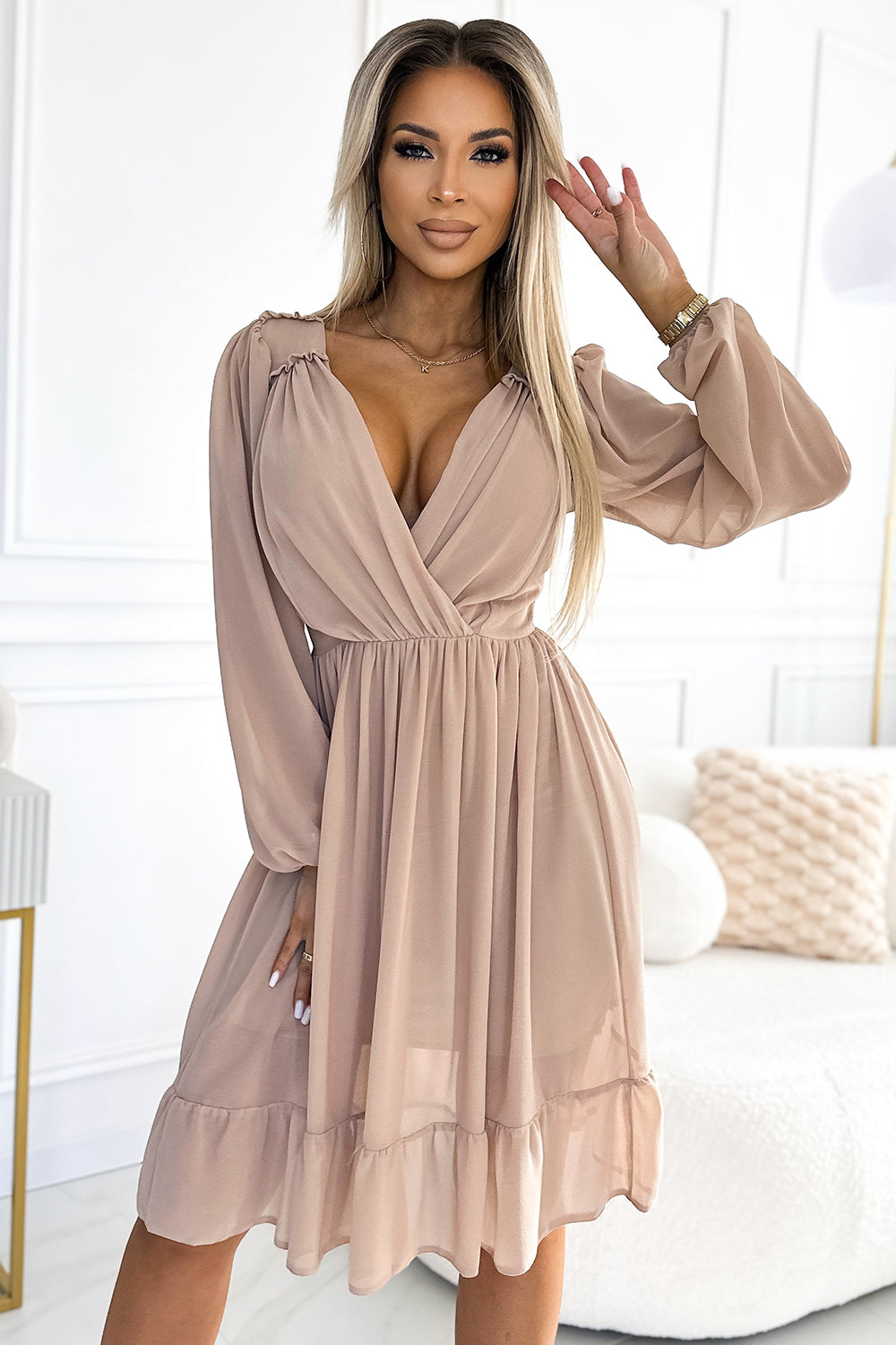 Chiffon midi dress with long sleeves and neckline - beige