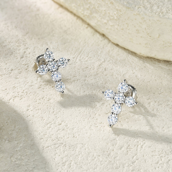 A Luxurious And Fashionable Minimalist Jewelry Earring Set Featuring Top-quality Moissanite Stones, Made Of S925 Silver Electroplated With Platinum.