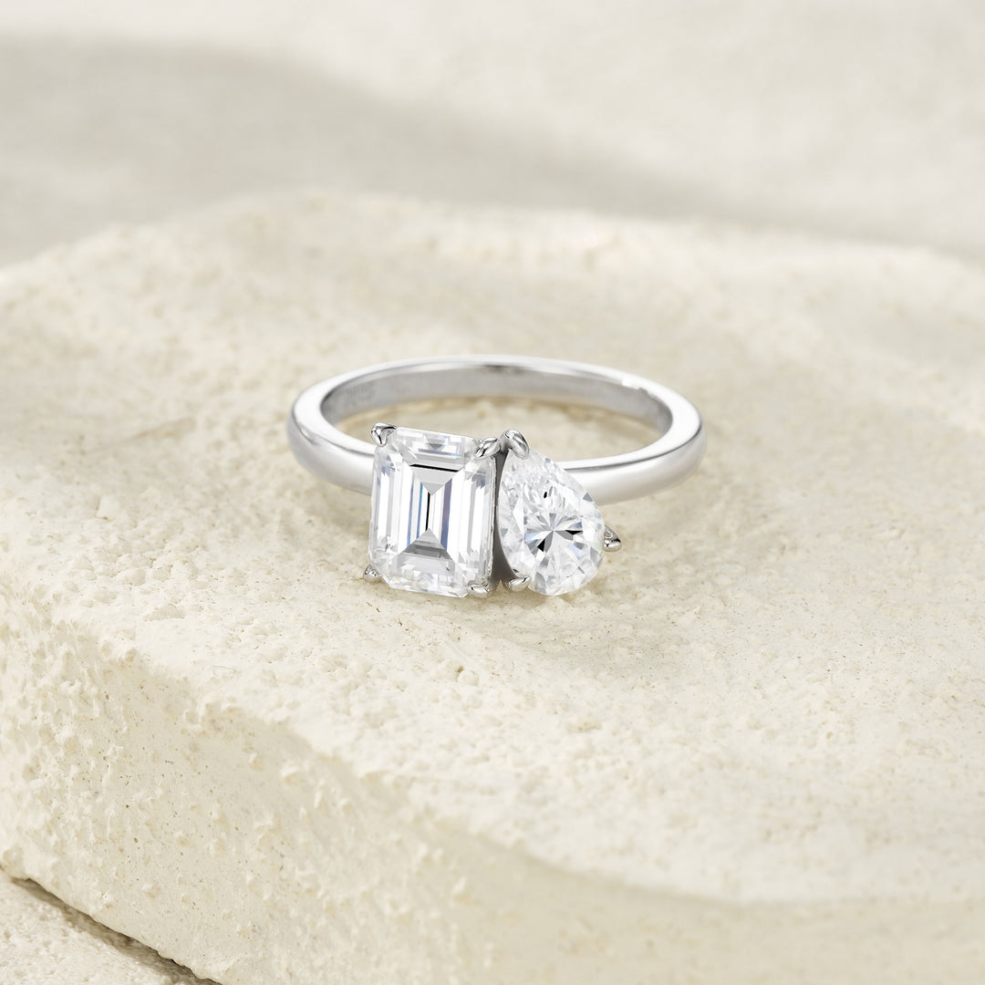 💍 Minimalist Moissanite Ring – Platinum-Plated S925 Silver (2.8g, 2 Stones, Sizes 5–9) 💍