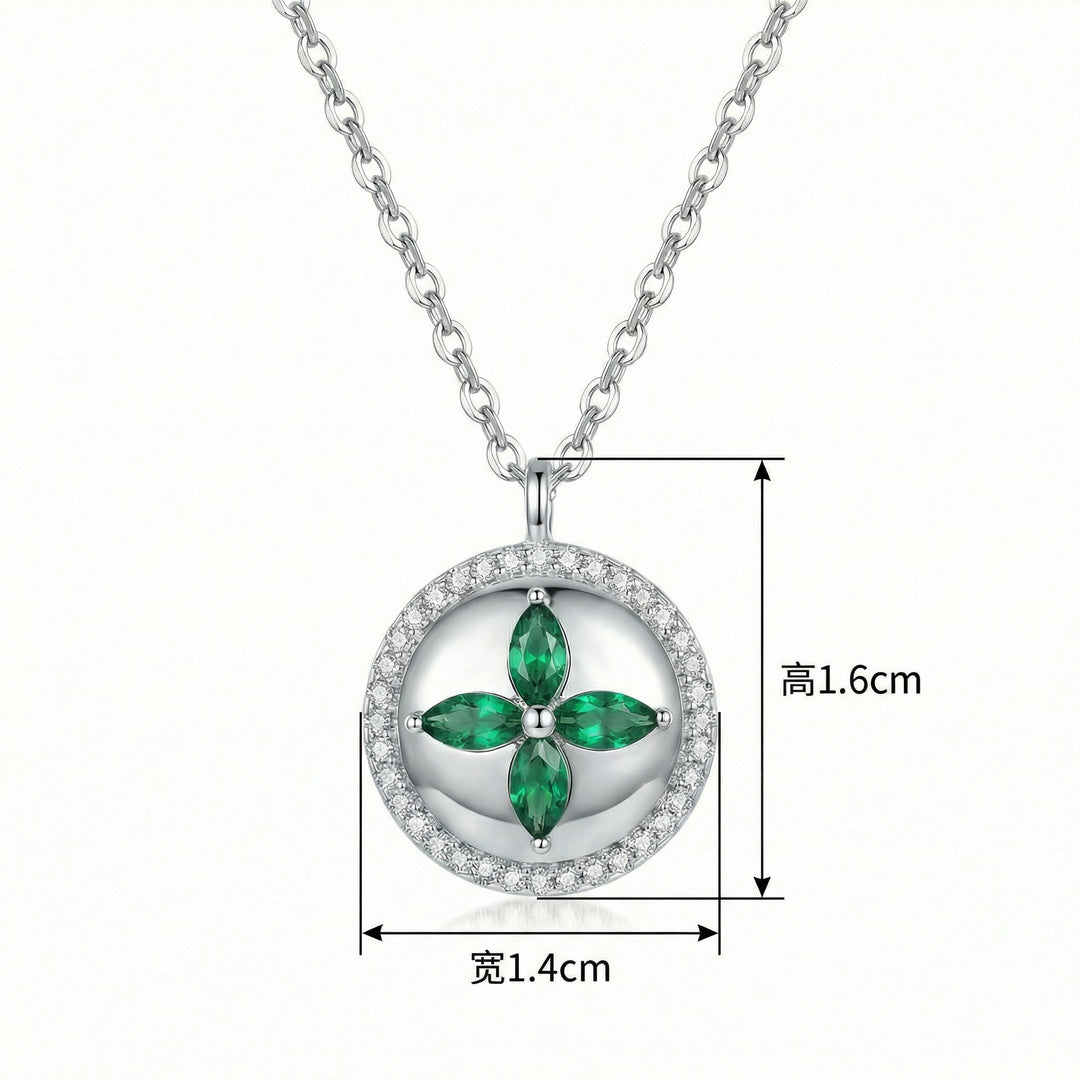 🌿 Green Floral Pendant Necklace