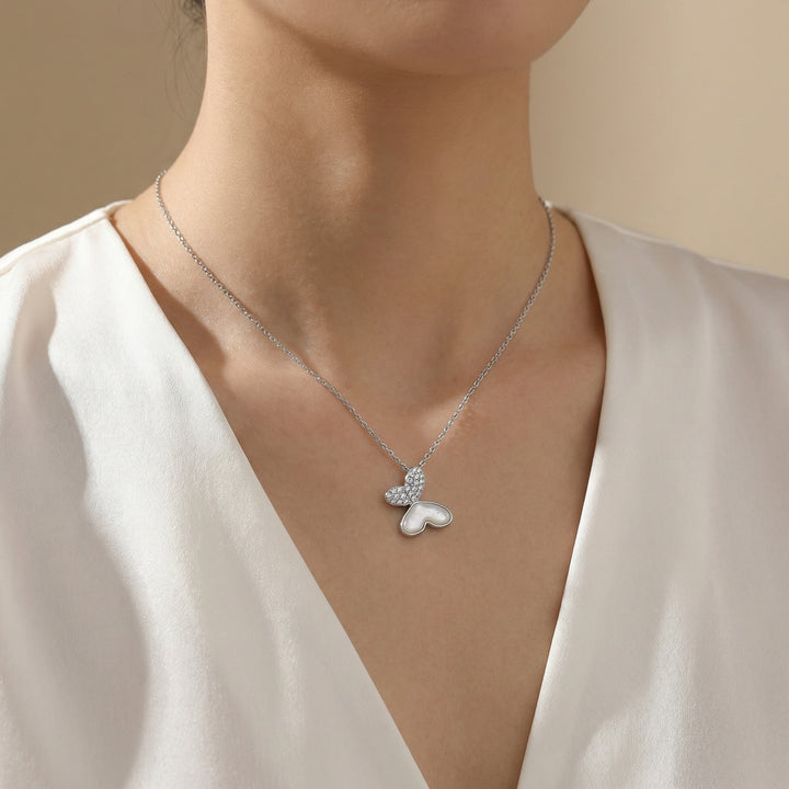 💎 Elegant Butterfly Necklace