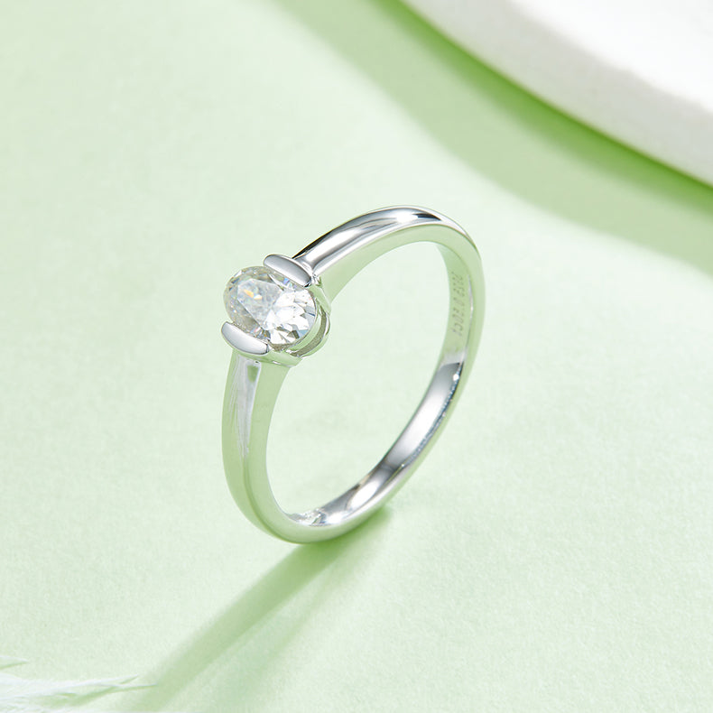 💍 Egg-Shaped Moissanite Ring – Platinum-Plated S925 Silver (4×6 mm, 2g, Sizes 5–9) 💍