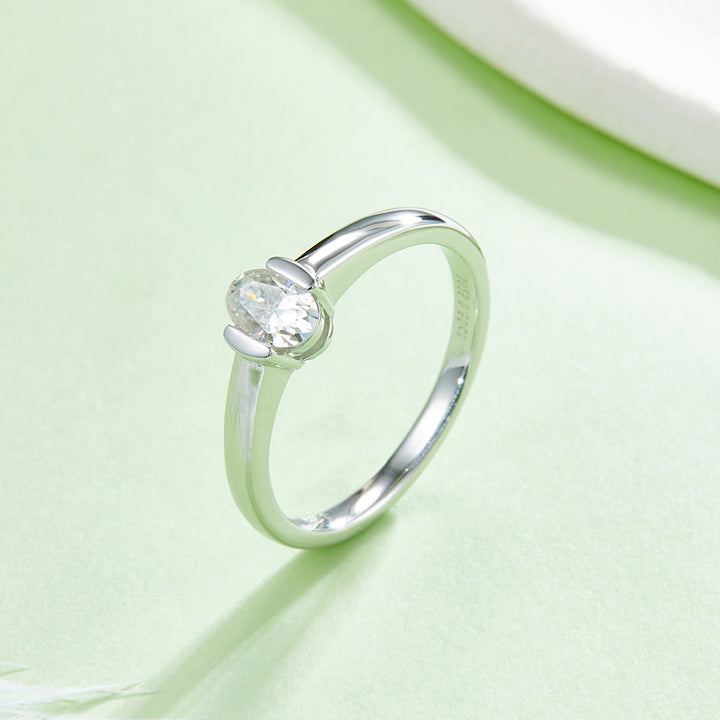 💍 Egg-Shaped Moissanite Ring – Platinum-Plated S925 Silver (4×6 mm, 2g, Sizes 5–9) 💍