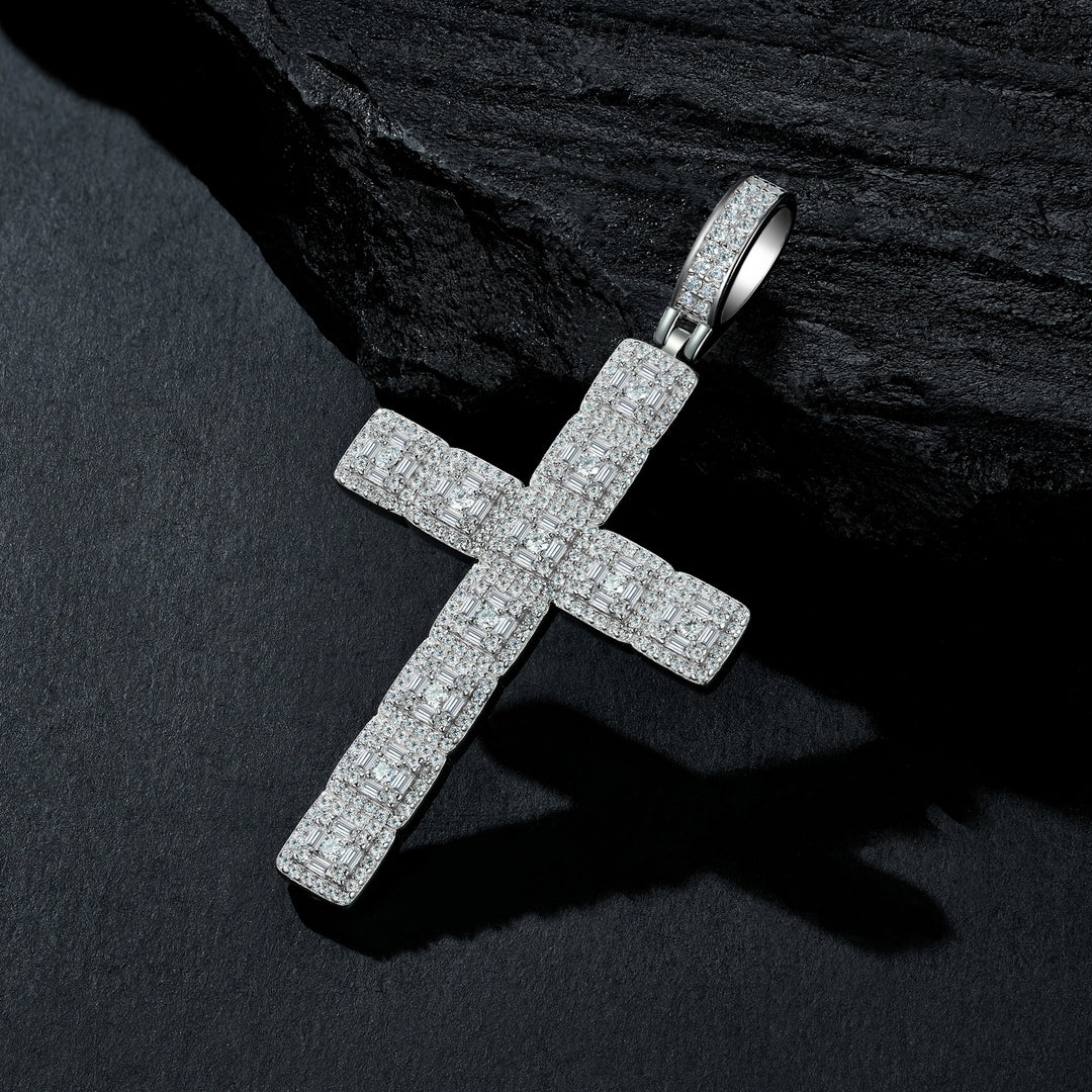 ✨ 925 Sterling Silver Minimalist Moissanite Cross Pendant Necklace – Platinum-Plated Luxury ✨
