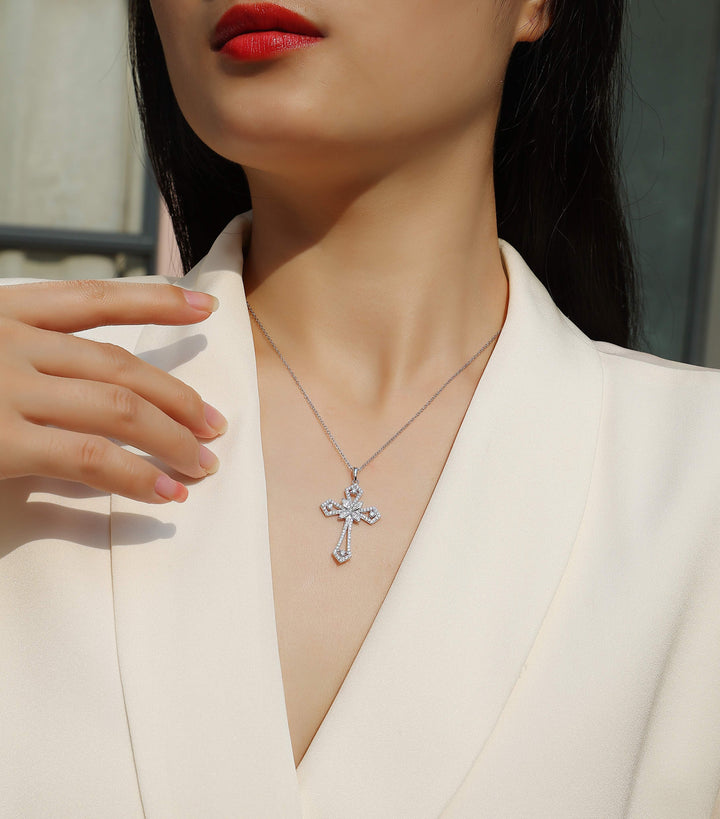 ✨ S925 Platinum-Plated Moissanite Cross Pendant Necklace ✨