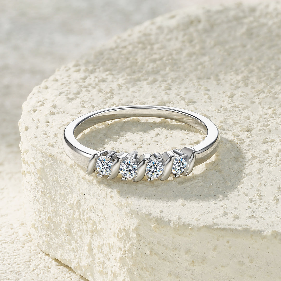 💍 Moissanite Minimalist Ring – Platinum-Plated S925 Silver (2.6g, Sizes 5–9) 💍