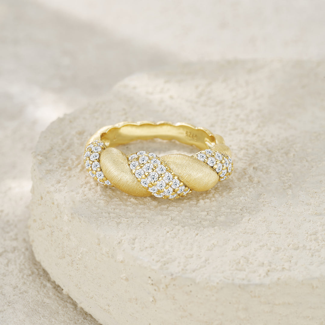 💍 Engraved Minimalist Moissanite Ring – Gold-Plated S925 Silver (4.8g, Sizes 5–9) 💍