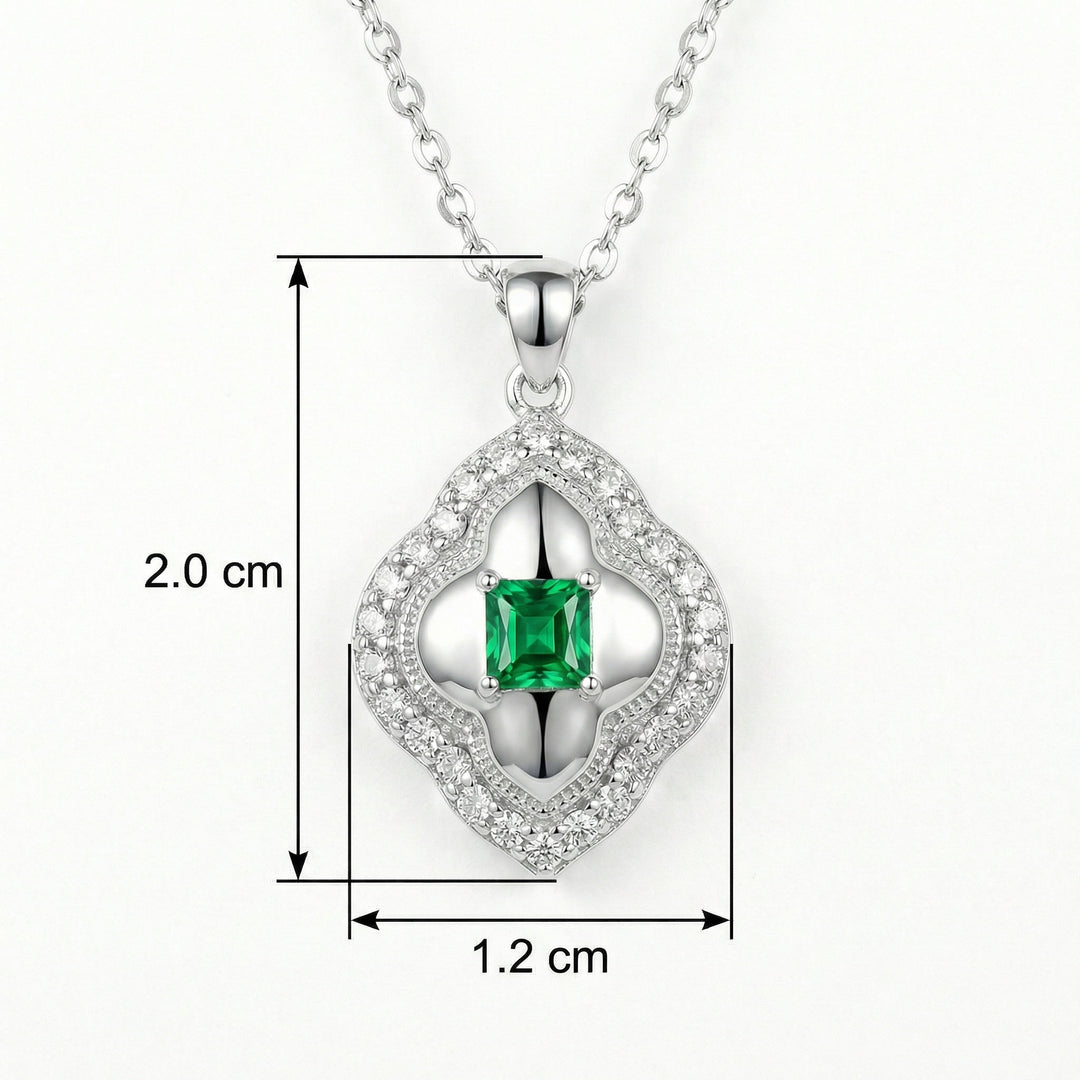💚 Emerald Quatrefoil Necklace