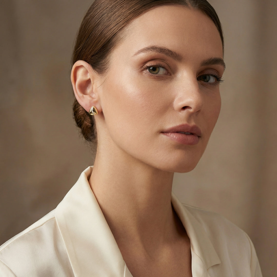 ✨ 925 Sterling Silver Elegant Curved Triangle Stud Earrings with Sparkling Stone Inlay ✨
