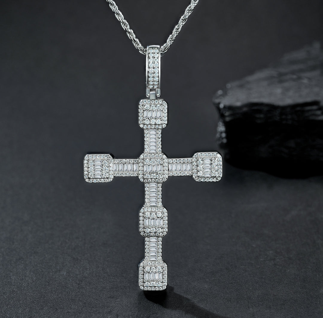 ✨ 925 Sterling Silver Minimalist Moissanite Cross Pendant Necklace – Platinum-Plated ✨