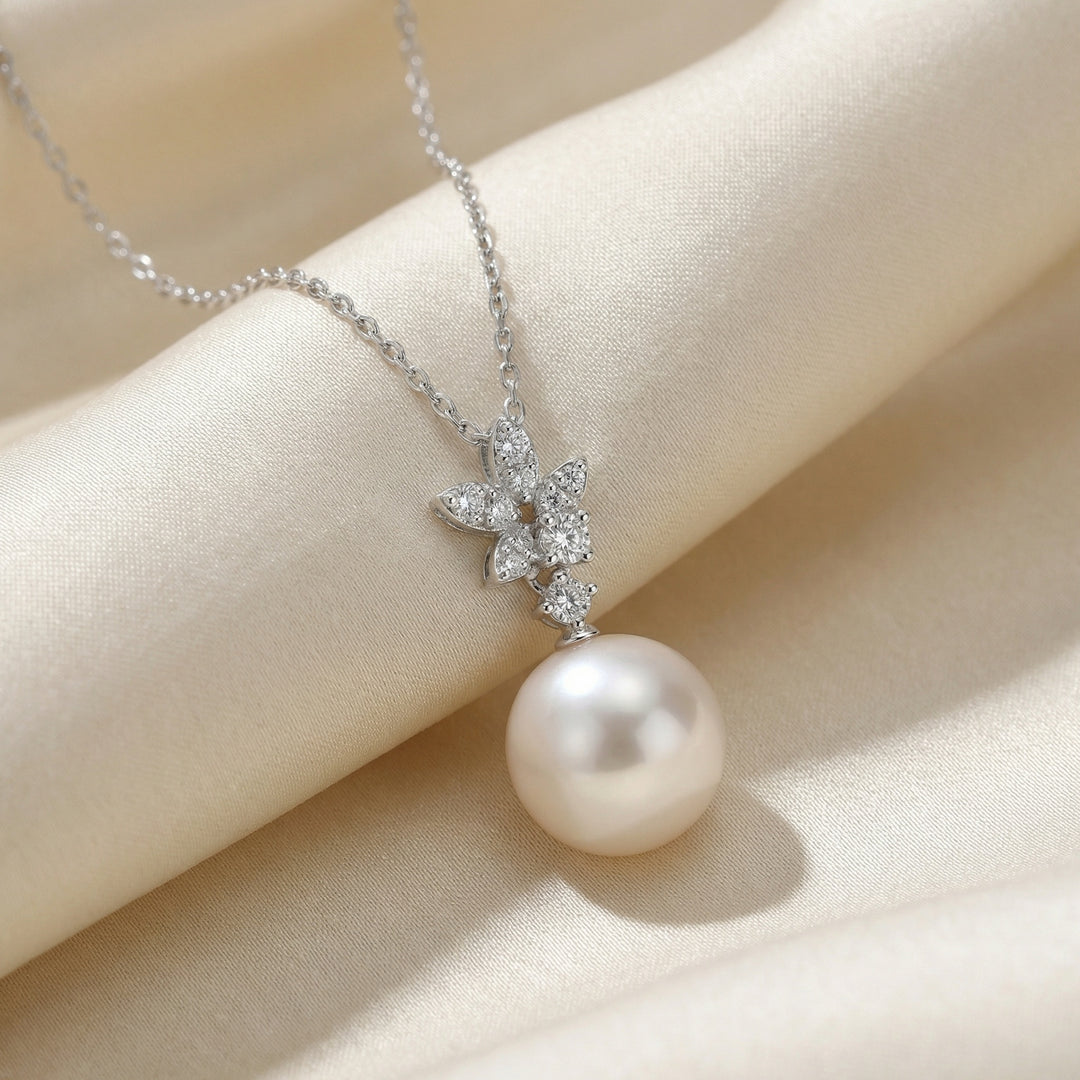🍃 925 Sterling Silver Elegant White Pearl & Diamond Leaf Motif Pendant Necklace 🍃