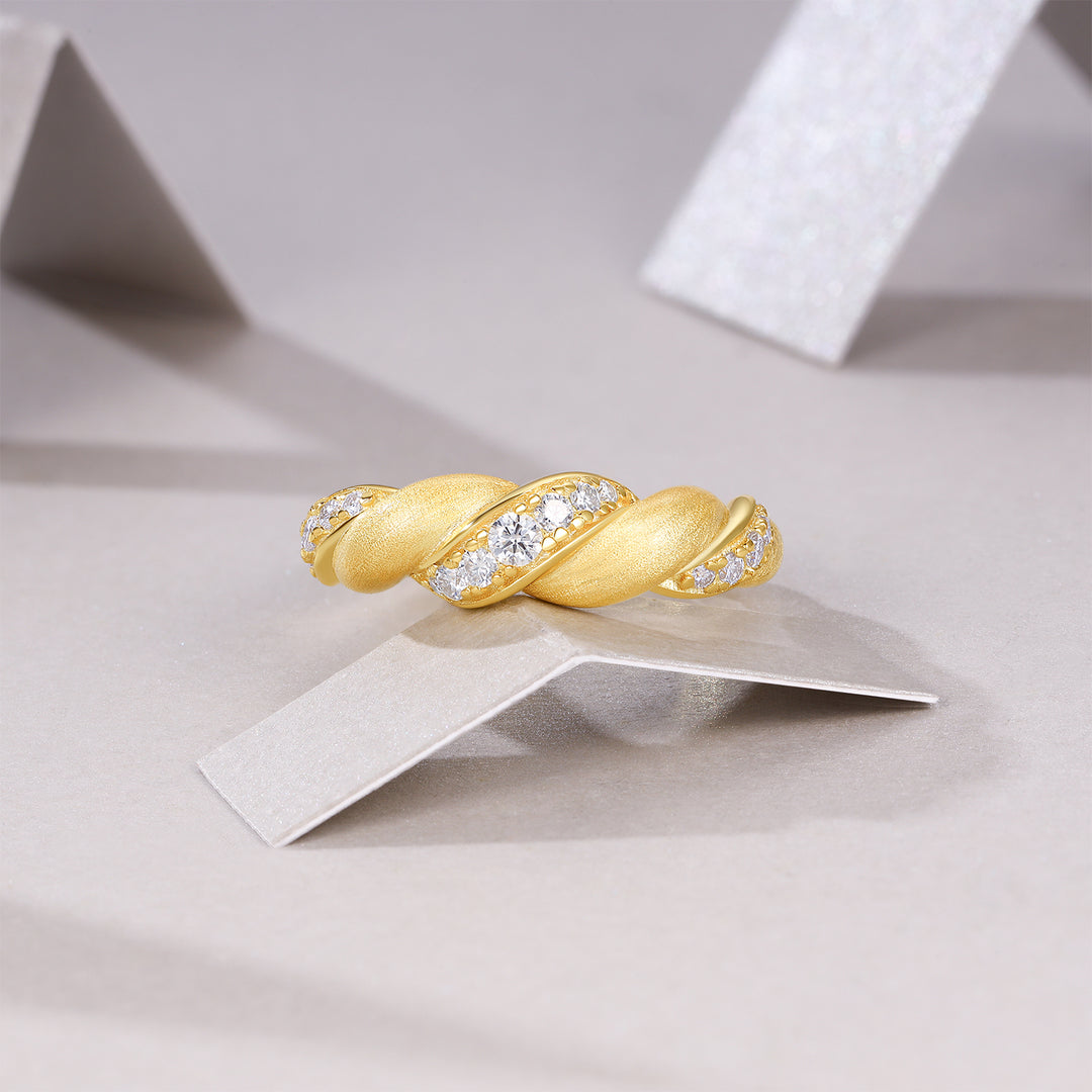 💍 Engraved Minimalist Moissanite Ring – Gold-Plated S925 Silver (3.5g, Sizes 5–9) 💍