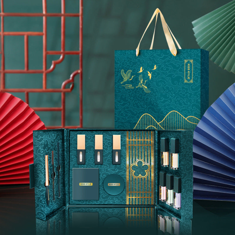 🏮 Carved National Style Makeup Gift Box – Concealer, Lipstick & Beauty Set (Idle Cloud Crane Edition) ✨