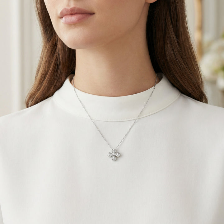 🍀 925 Sterling Silver Diamond Clover Necklace