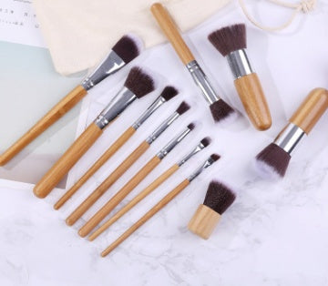 ✨ 11-Piece Bamboo Handle Makeup Brush Set — Linen Bag Beauty Tools 💄🌿