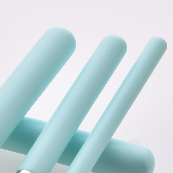 ✨ 12-Piece Light Blue Makeup Brush Set — Wooden Handle Beauty Tools 💄💙