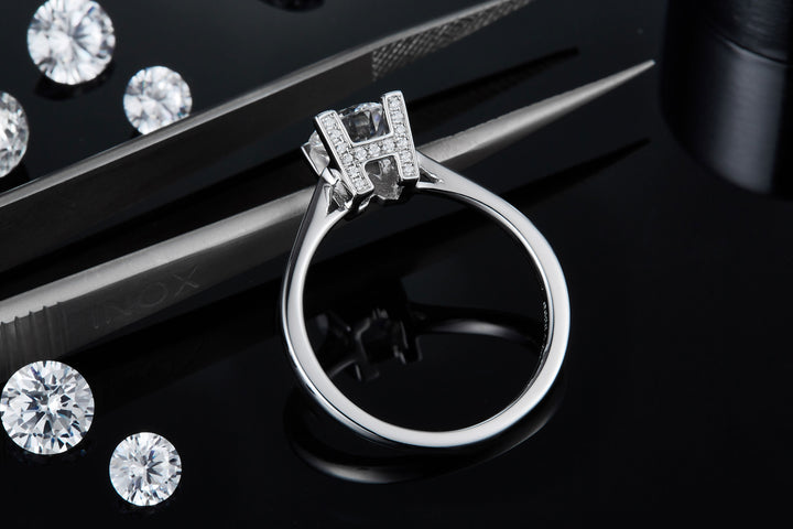 💍 1-Carat Moissanite Minimalist Ring – Platinum-Plated S925 Silver (2.2g, Sizes 5–9) 💍