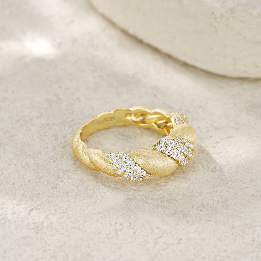 💍 Engraved Minimalist Moissanite Ring – Gold-Plated S925 Silver (4.8g, Sizes 5–9) 💍