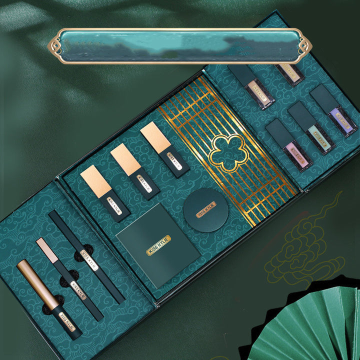 🏮 Carved National Style Makeup Gift Box – Concealer, Lipstick & Beauty Set (Idle Cloud Crane Edition) ✨