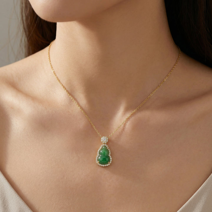 ✨ 925 Sterling Silver Elegant Green Jadeite Hulu Gourd Pendant Necklace with Diamond Halo ✨