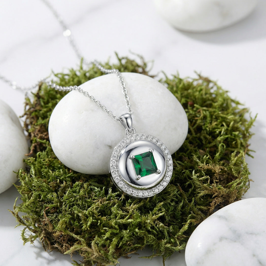 💚 Emerald Square Halo Necklace