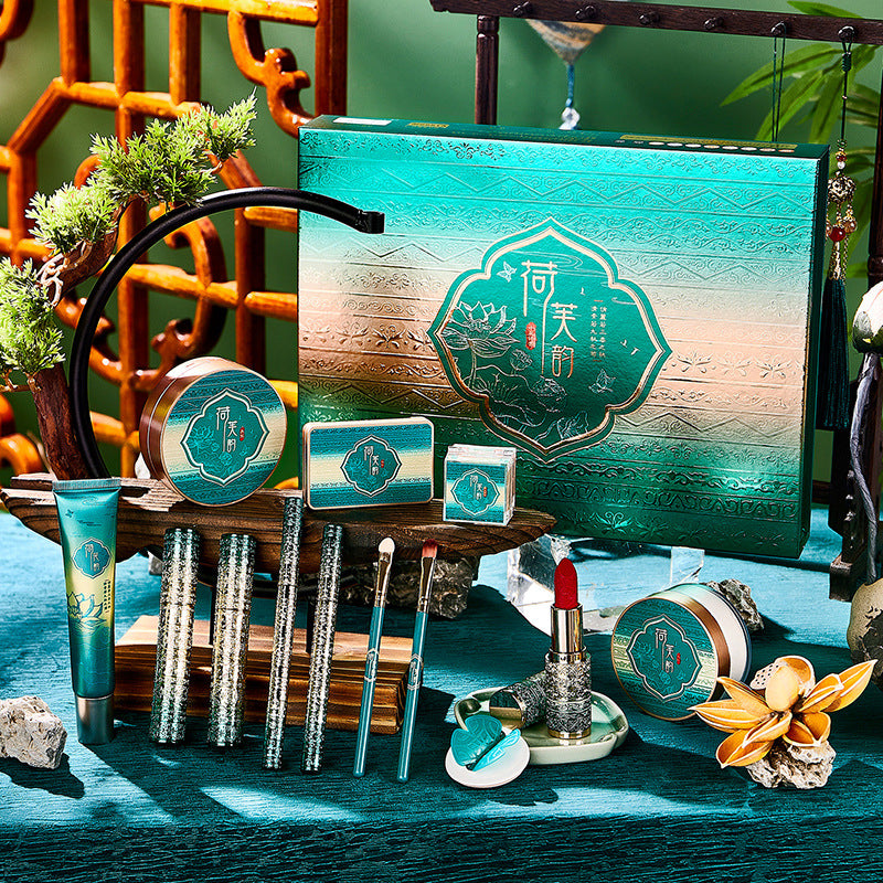 🏮 Ancient Style Carved Beauty Set – 13-Piece National Fashion Makeup Gift Set (Ivory White) ✨