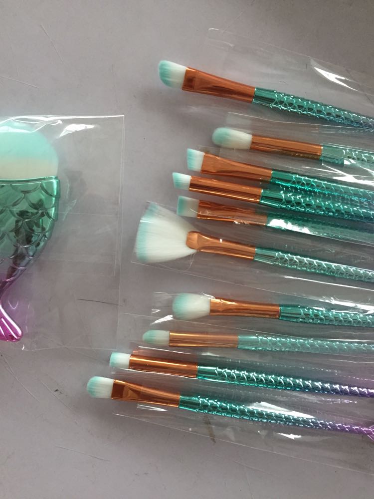 🧜‍♀️✨ 11-Piece Gorgeous Mermaid Makeup Brush Set 💄