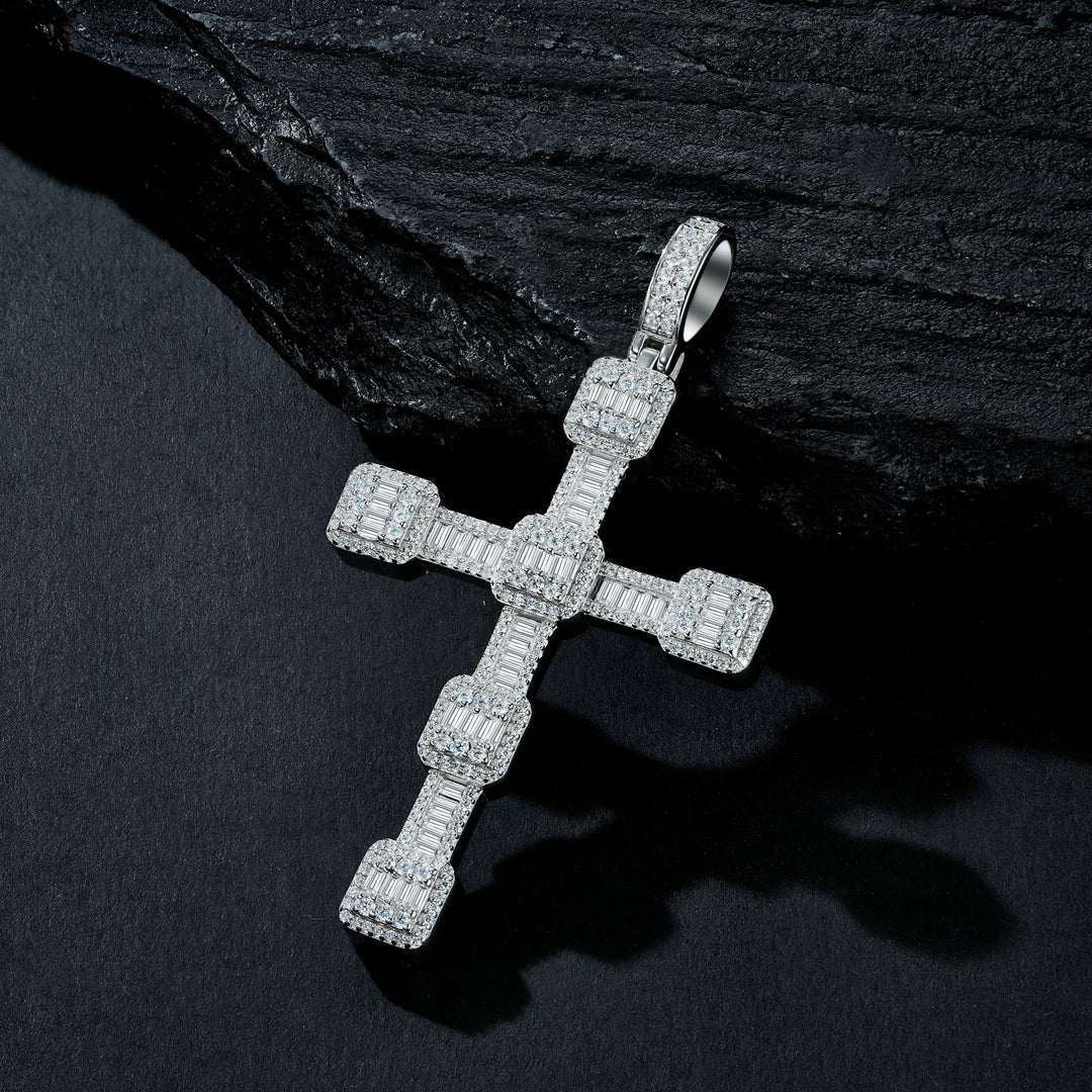 ✨ 925 Sterling Silver Minimalist Moissanite Cross Pendant Necklace – Platinum-Plated ✨
