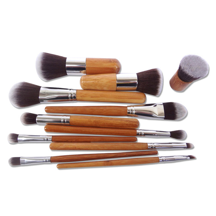 🌿✨ 11-Piece Bamboo Handle Makeup Brush Set 💄