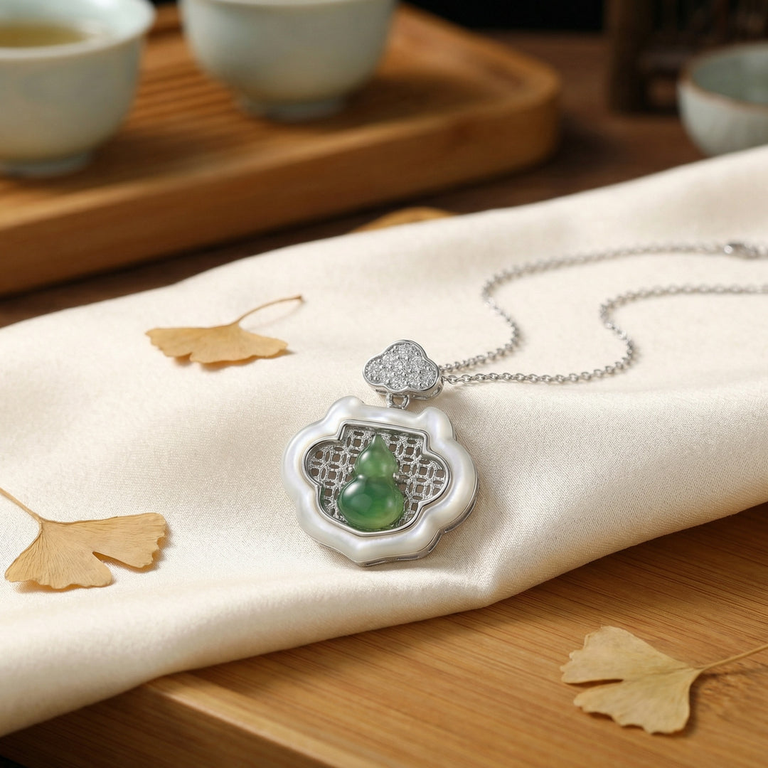 ✨ Ruyi Lock Jadeite Necklace – Lucky Hulu Pendant in Silver ✨