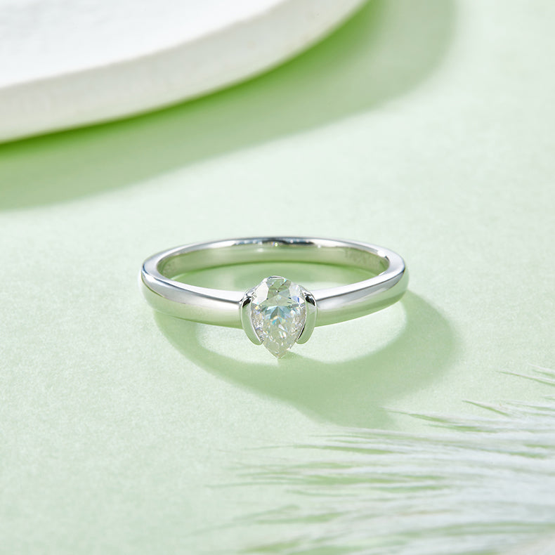 💍 Pear-Shaped Moissanite Ring – Platinum-Plated S925 Silver (4×6 mm, 2g, Sizes 5–9) 💍